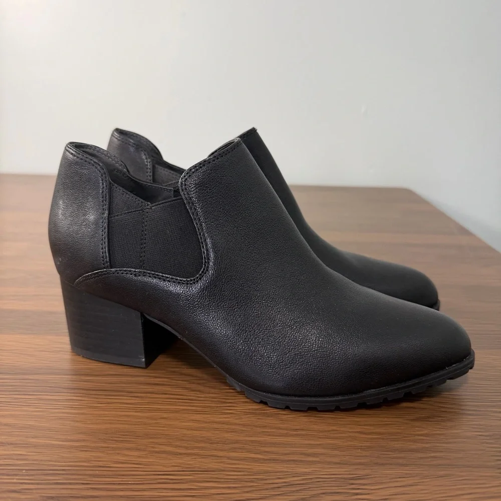 Vionic sleek black